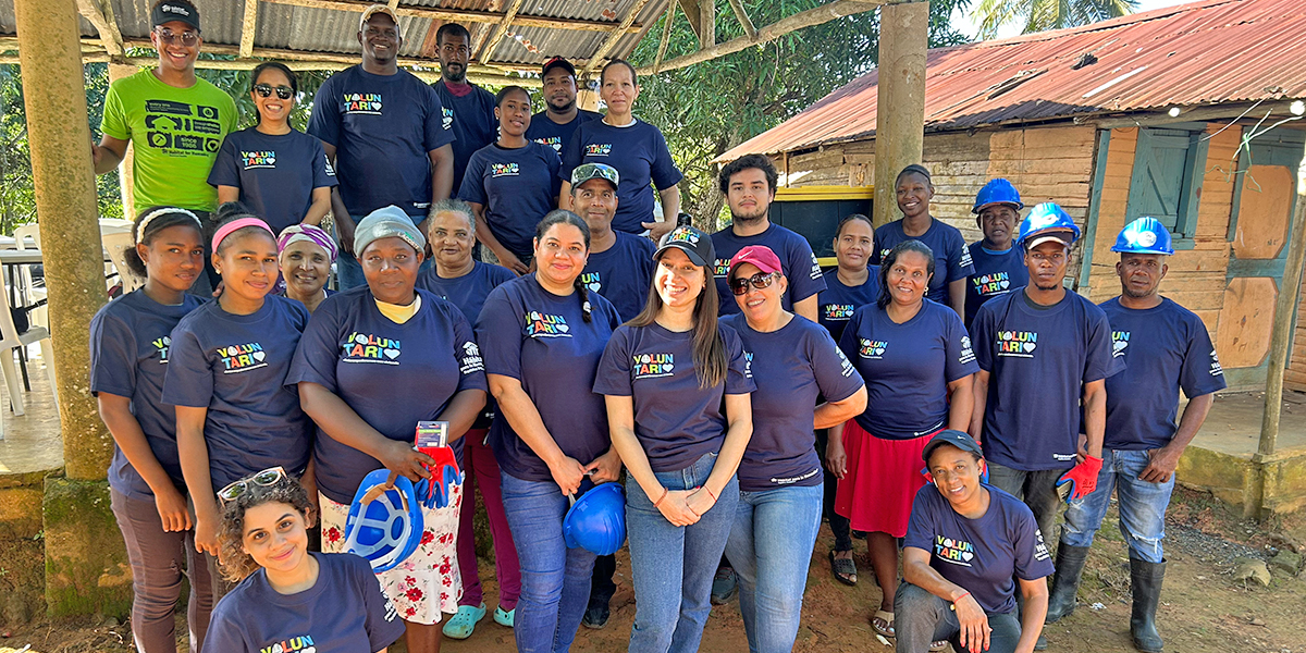 Voluntarios se unen en Sabana Grande de Boyá para ayudar a la comunidad de Los Guineos