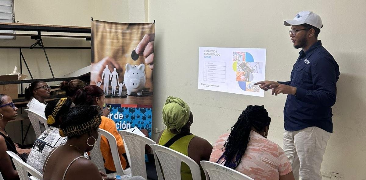 Hábitat para la Humanidad impulsa educación financiera en más de mil dominicanos
