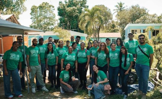 Starbucks y Hábitat para la Humanidad realizan brigada constructiva en San Cristóbal