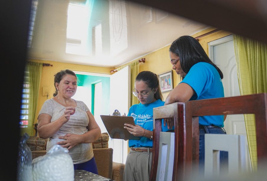 Seguros Crecer y Hábitat Dominicana mejoran hogares de más de 100 personas en Santo Domingo Norte, Santiago de los Caballeros y San Cristóbal