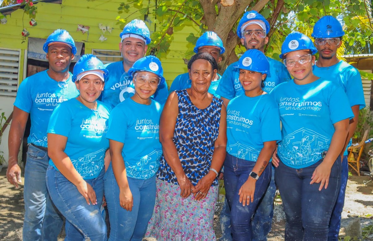 Reid & Compañía S. A. y Autocamiones S. A. transforman vida de tres familias en San Cristóbal